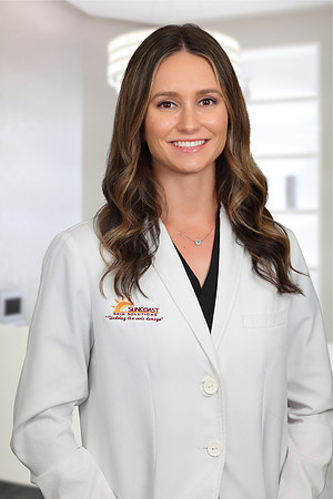 Lindsay Cox Headshot Office 2