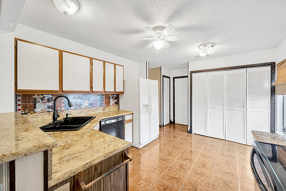 Sean Comito 10322 Turkey Oak Dr-15
