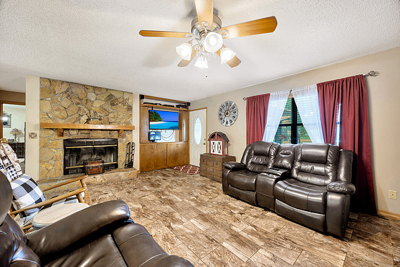 Tyler Carpenter 37404 Orange Valley Ln-7
