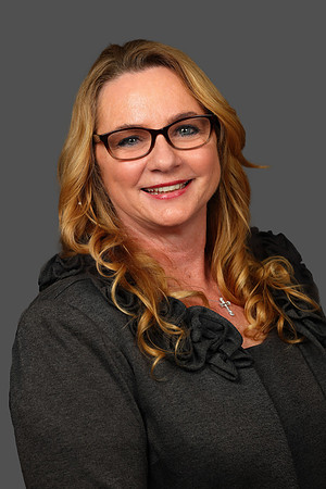 Bernadette Holman Headshot-2