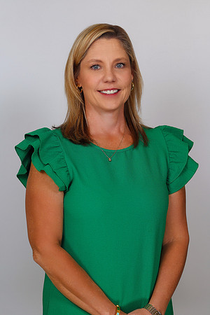 FCS Holly Lee Headshot-1