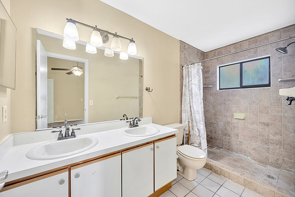 Brownlee Group 4304 Barret Ave-17