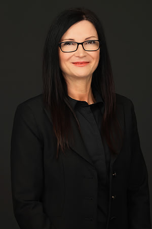 Angela Reimer Headshot-7