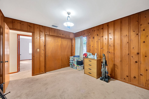 Leeann Sack 15040 Lake Magdalene Blvd. Before Declutter-9