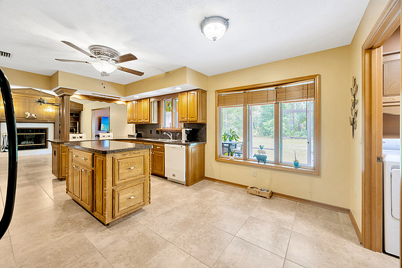 Linda Urban 11 Sycamore Ct. W-79