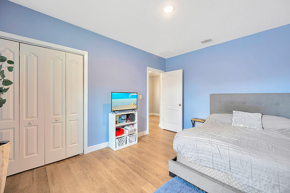 Daniel Smith 6067 Silverdale Ave.-13