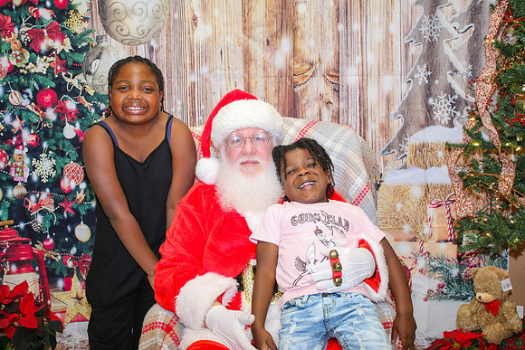 Mickey Keenan Pictures with Santa 2024-18