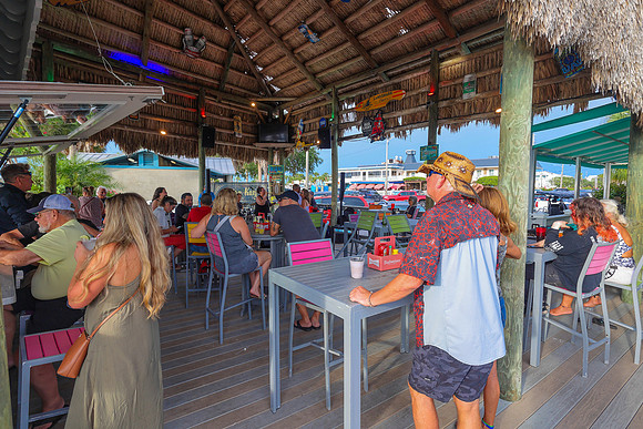 Sams Beach Bar Evening-83