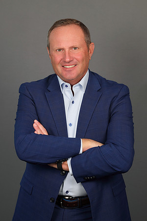 Barry Scott Headshots-3