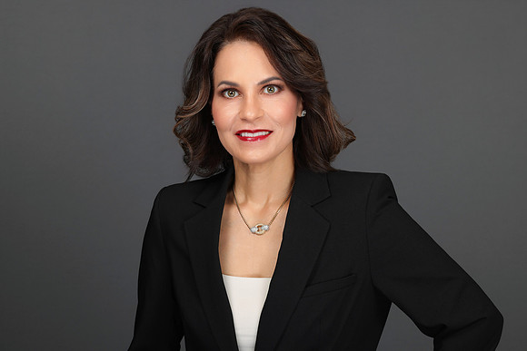 Maria Munoz Headshots-19
