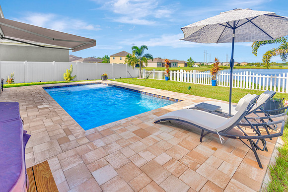 Vargas Grand Kempston Dr.-47