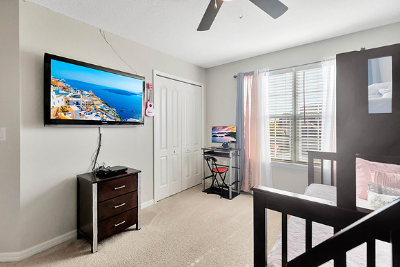 Vargas Grand Kempston Dr.-26