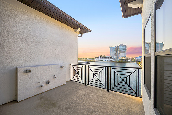 Dev 5351 Bridge St. Unit 100-66