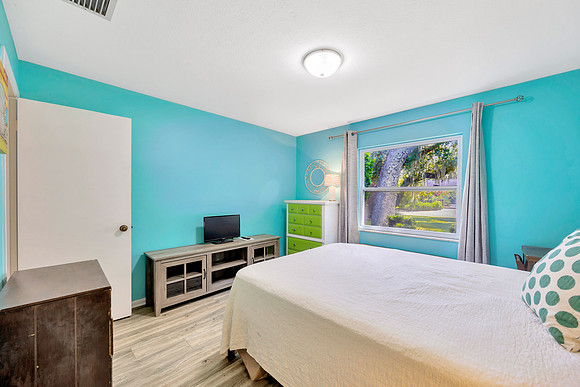 McKenzie 616 Greenbriar Dr.-9