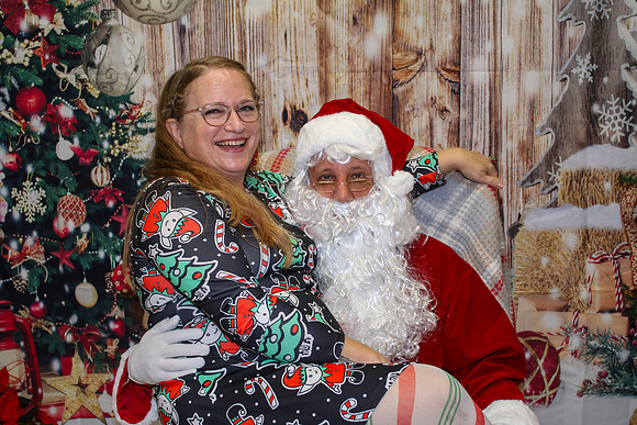 Mickey Keenan Pictures with Santa 2024-52