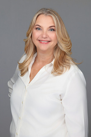 Kelly Hendry Headshots-6