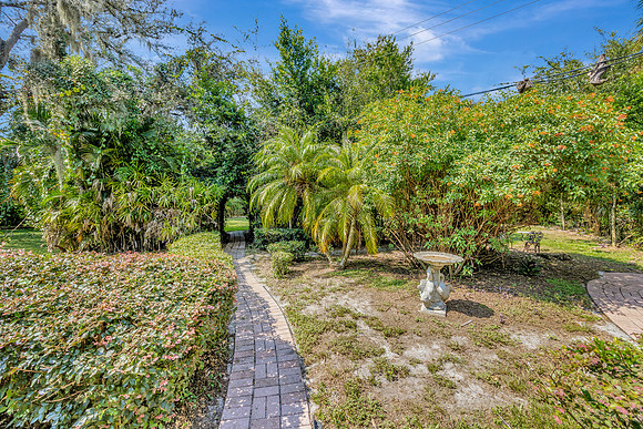 McKenzie 616 Greenbriar Dr.-48
