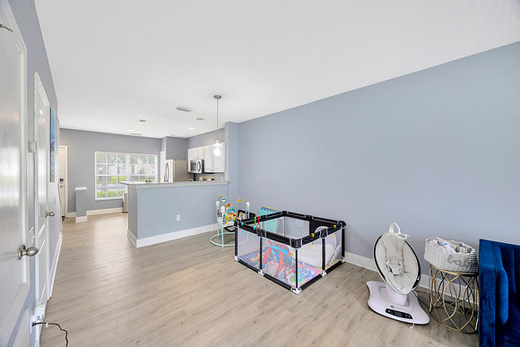Zoey 4427 Barnstead Dr.-19