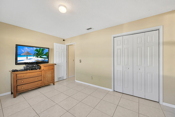 Lynn Davis 1414 Monte Lake Dr.-4