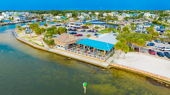 Sams Beach Bar Evening-9