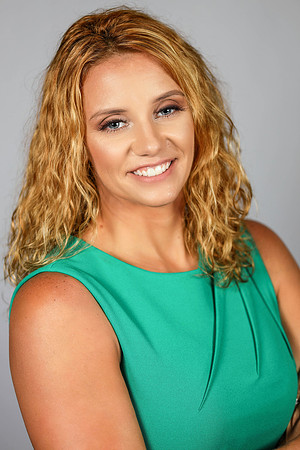 Kellie Headshots-18