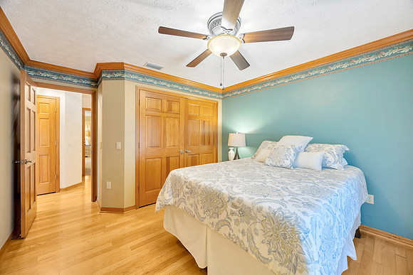 Linda Urban 11 Sycamore Ct. W-19