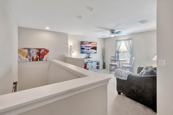Vargas Grand Kempston Dr.-21