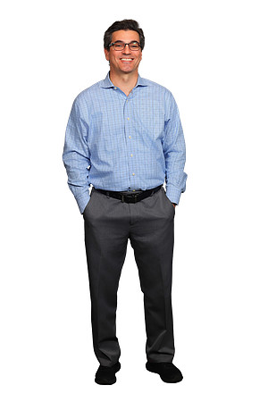 Dr. Gustavo Westin (18) No BG