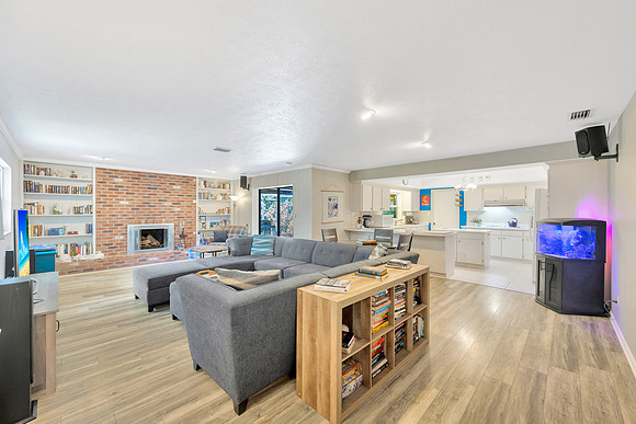 McKenzie 616 Greenbriar Dr.-28