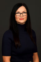 Angela Reimer Headshot-18