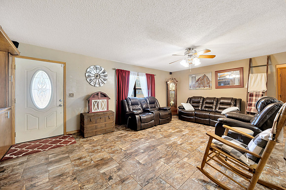 Tyler Carpenter 37404 Orange Valley Ln-4