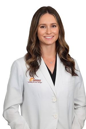Lindsay Cox Headshot White 2