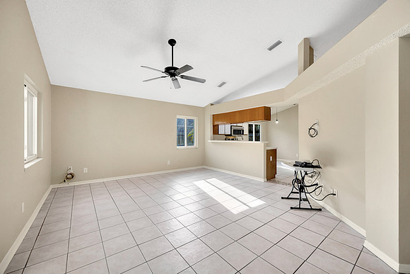 Brownlee Group 4304 Barret Ave-19