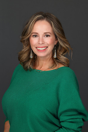 Niki Nonnemaker Professional Headshot-1