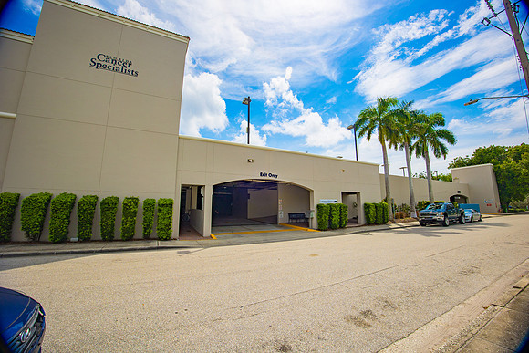 FCS Sarasota Building Parking-6
