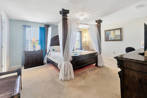 Vargas Grand Kempston Dr.-29