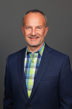 Steven Parks Professional Headshot-4