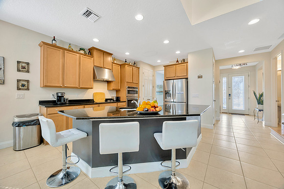 Leeann 9091 Spruce Creek Cir-16