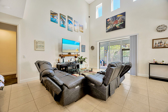 Leeann 9091 Spruce Creek Cir-10