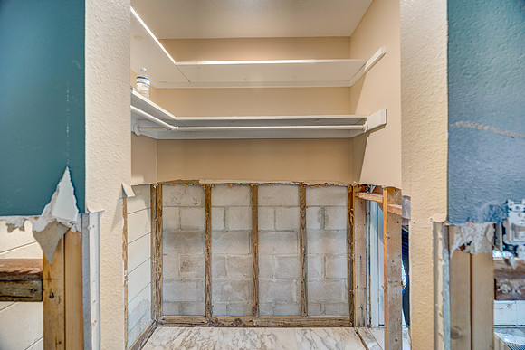 McKenzie 205 Occident St.-8
