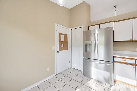 Brownlee Group 4304 Barret Ave-23