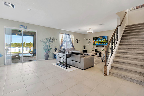 Vargas Grand Kempston Dr.-20