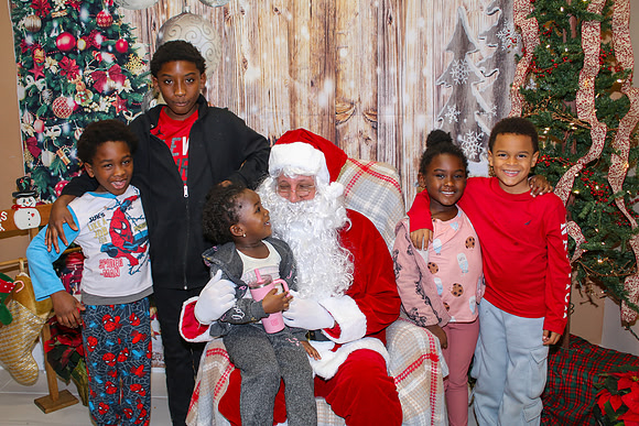Mickey Keenan Pictures with Santa 2024-55
