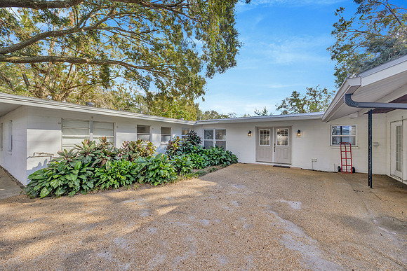 Leeann Sack 15040 Lake Magdalene Blvd.-49