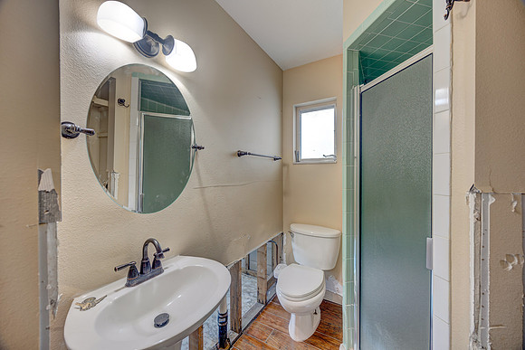 McKenzie 205 Occident St.-7