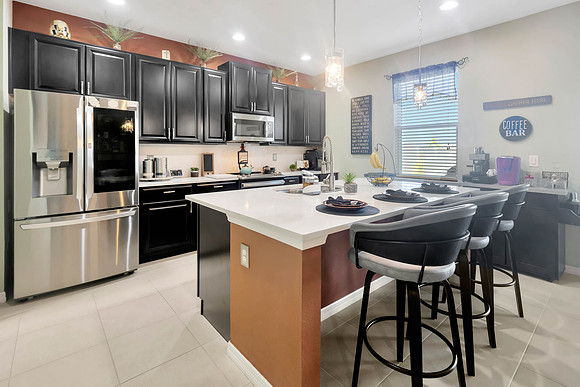 Vargas Grand Kempston Dr.-8