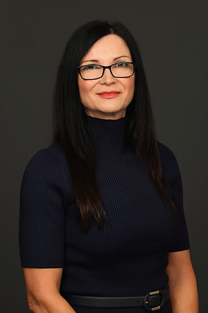 Angela Reimer Headshot-20