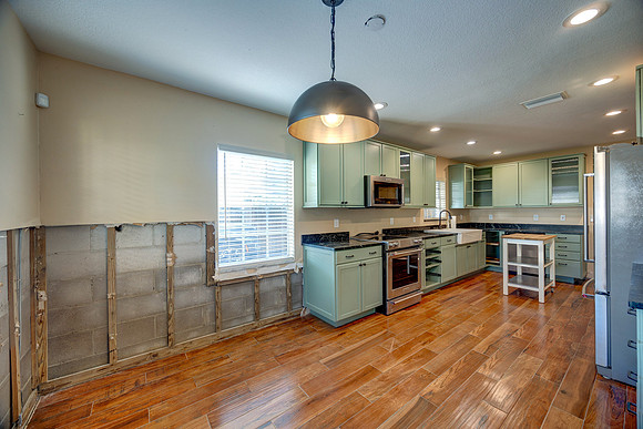McKenzie 205 Occident St.-5