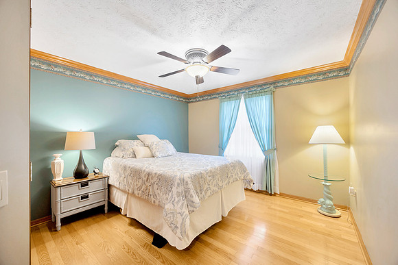Linda Urban 11 Sycamore Ct. W-18
