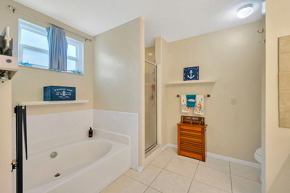 Lynn Davis 1414 Monte Lake Dr.-26